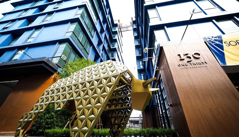 Zewnętrzna część hotelu - 130 Hotel & Residence Bangkok