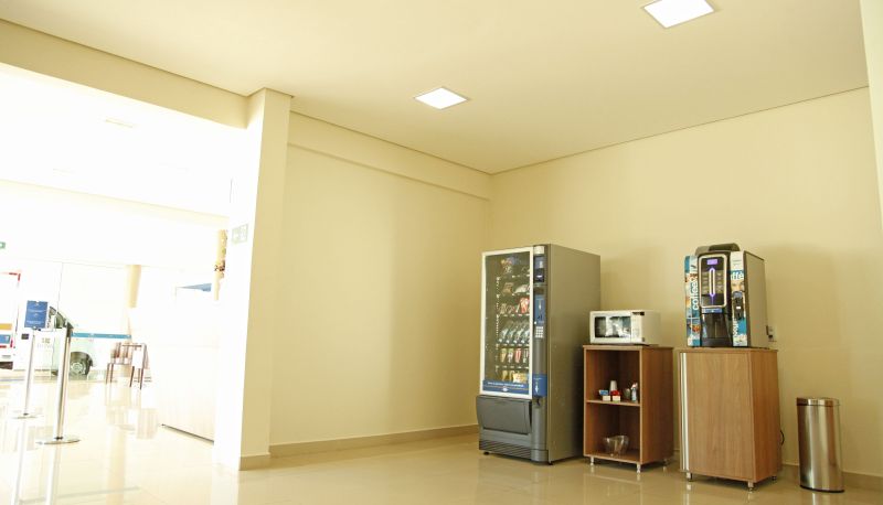 Hall - Bernal Economico