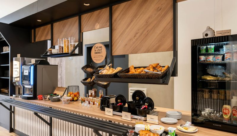 Büffet - B&B HOTEL Saint Nazaire / Pornichet