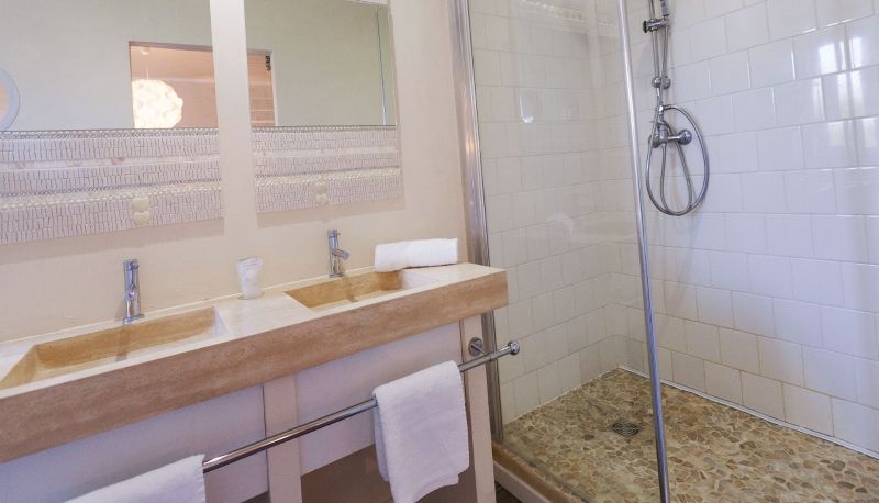 Bathroom - Au Cygne Logis