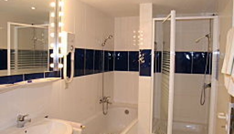 Bathroom - Dolfi