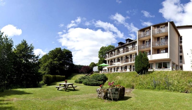 Hotel outdoor area - Le Griou
