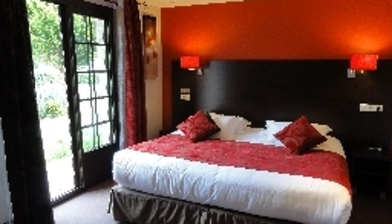 Kamer - The Originals Relais Hôtel Restaurant Les Coquelicots