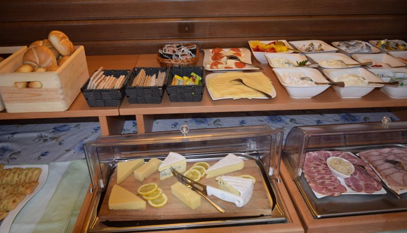 Buffet - See - Hotel - Pension Kärntnerhof