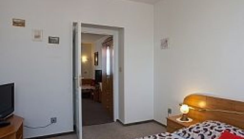 Room - Minor