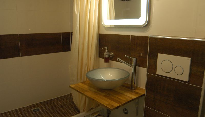 Badezimmer - Lindas Backpacker Zürich City