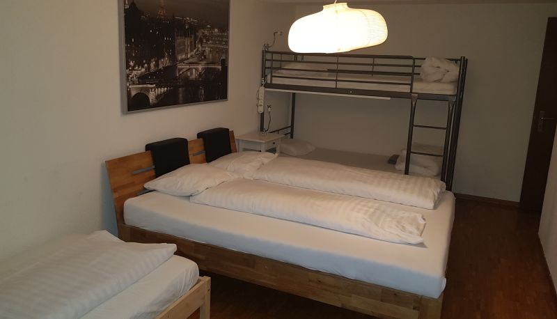 Standardzimmer (Doppel) - Lindas Backpacker Zürich City