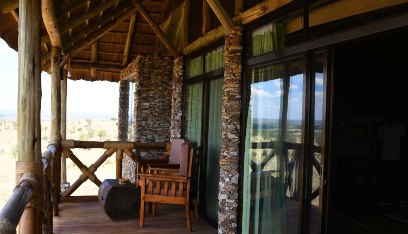 Taras - Serengeti Safari Lodge