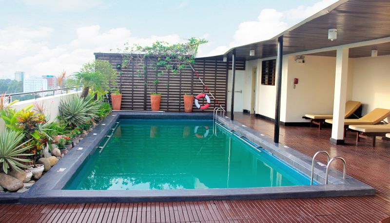 Pool - Palace Hotel Saigon
