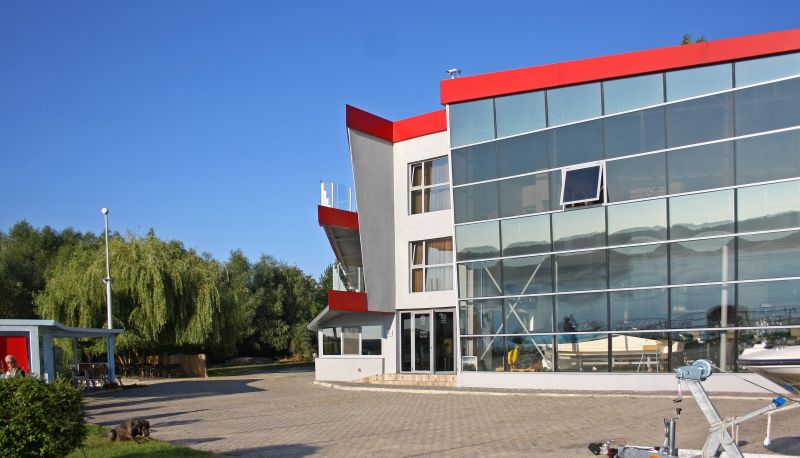 Buitenruimte van het hotel - Nemo