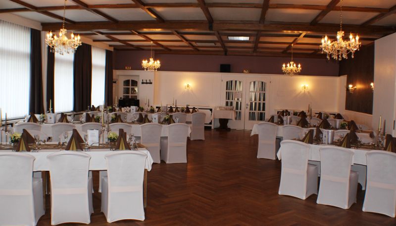 Ballroom - Combecher