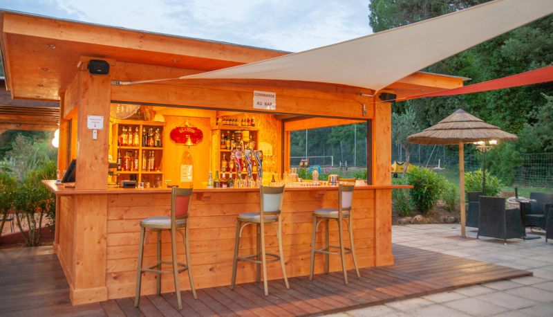 Bar - Hotel Les Pins Blancs Sarl Ischen Exploitation