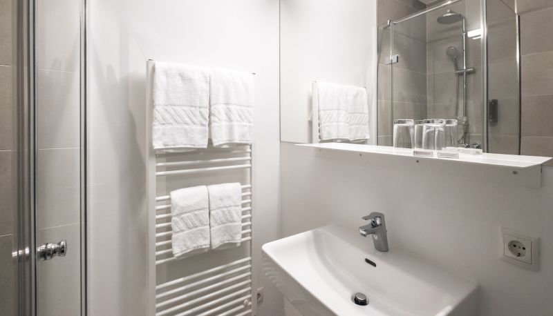 Cuarto de baño - Airbase Hotel