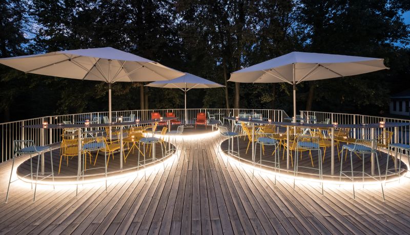 Terraza - Airbase Hotel