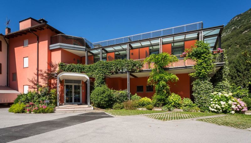 Hotel outdoor area - Due Laghi