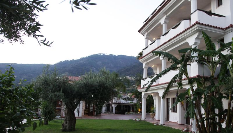 Area esterna dell'hotel - Arenas