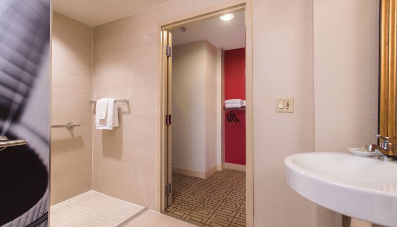 Room - Renaissance Austin Hotel