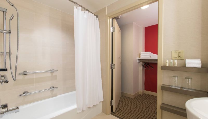 Room - Renaissance Austin Hotel