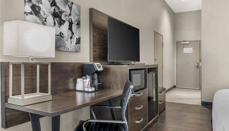 Camera - Best Western Plus Parkside Inn & Suites