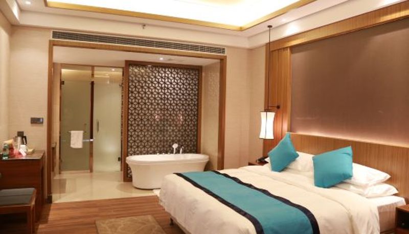 Chambre - Rowin Grand Hotel