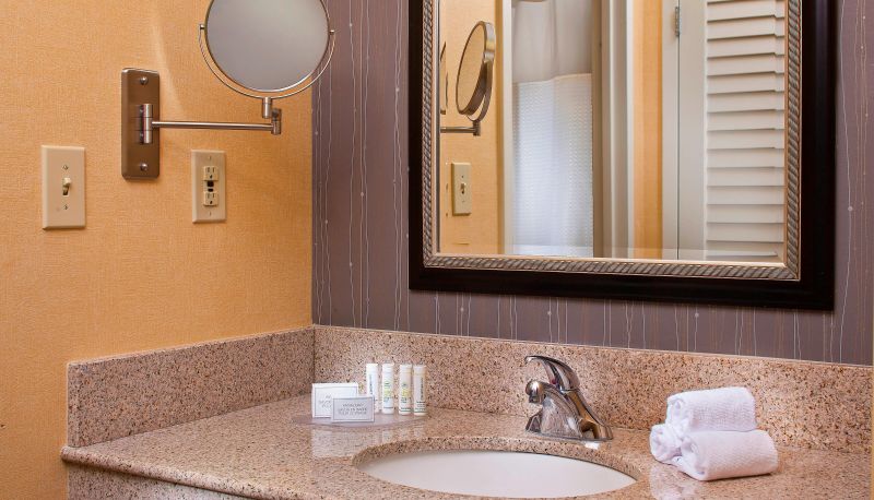 Camera - Courtyard by Marriott Charlottesville North