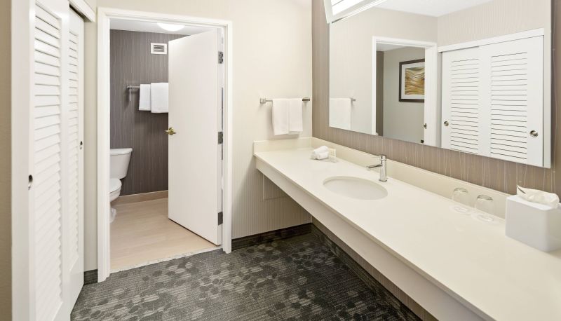 Room - Courtyard by Marriott Bryan College Station