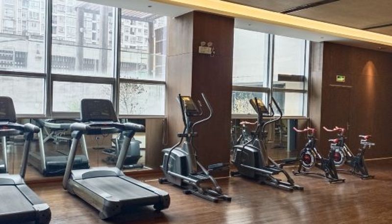 Wellness- und Fitnessbereich - Jing Jiang Hotel