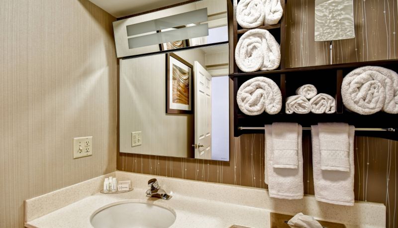 Room - Courtyard by Marriott Cape Cod Hyannis