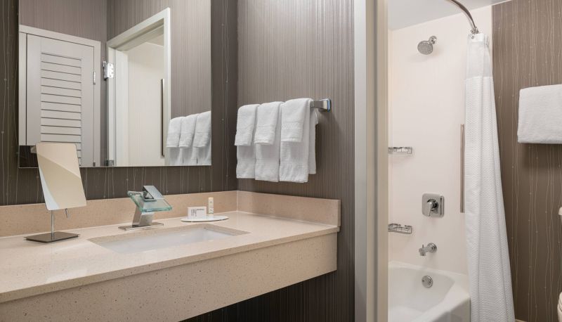 Habitación - Courtyard by Marriott Las Vegas Convention Center