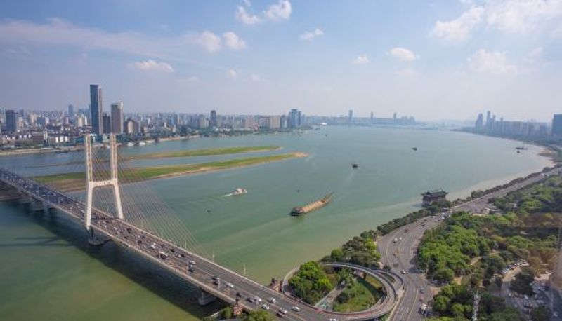 Zimmer - Grand Skylight International Hote Nanchang (Honggutan Bayi Bridge Branch)