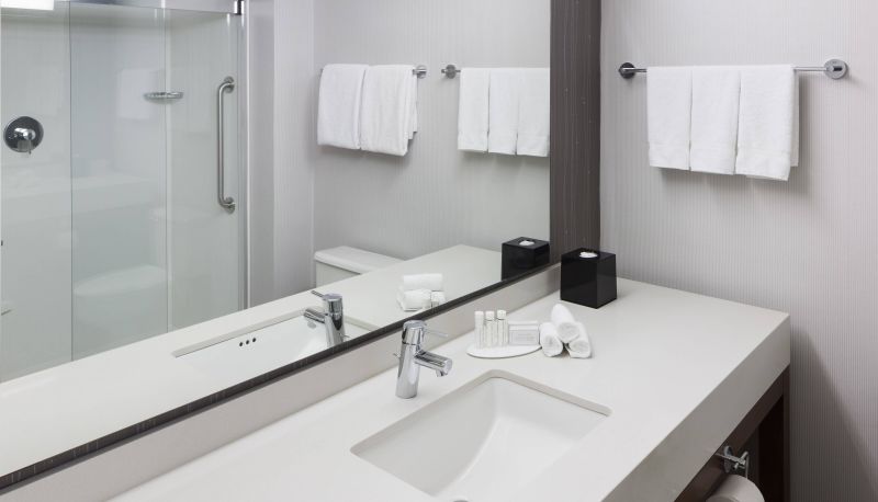 Room - Courtyard by Marriott Alexandria Old Town Southwest