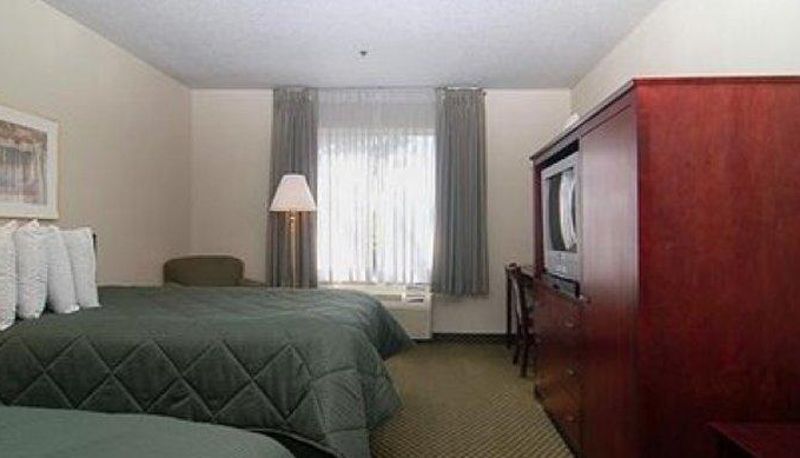 Camera - BUDGETEL INN AND SUITES FAIRFIELD
