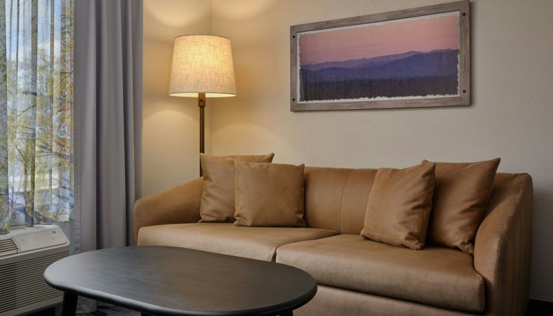 Camera - Fairfield Inn and Suites by Marriott Brunswick