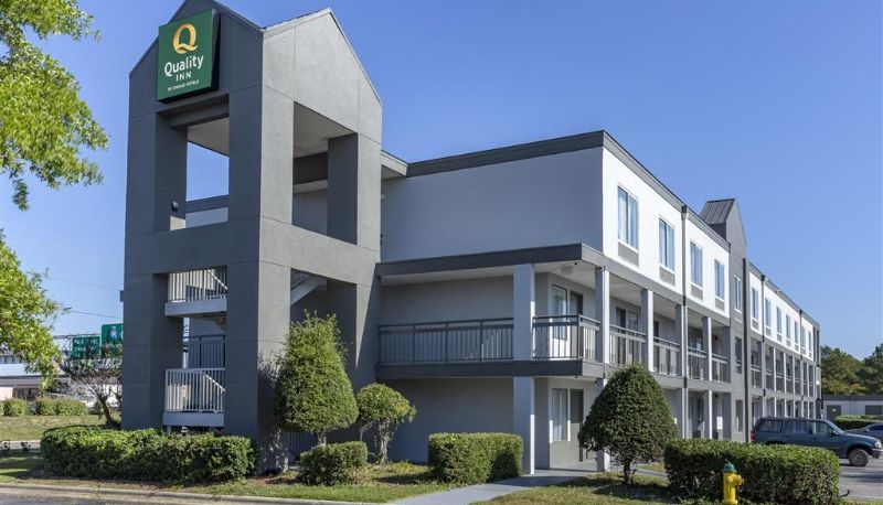 Außenansicht - Quality Inn Fayetteville near Fort Bragg