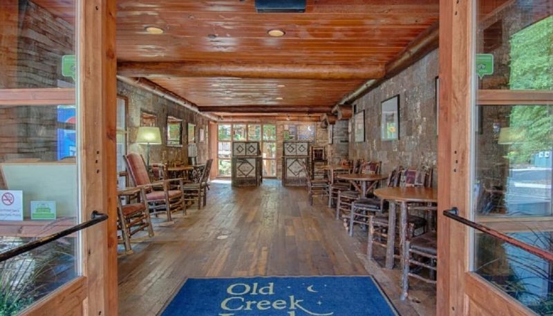 レストラン - Old Creek Lodge