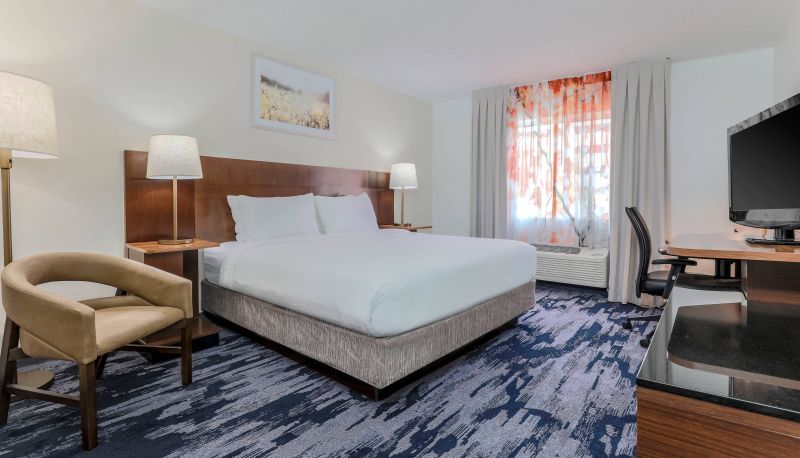 Room - Fairfield Inn and Suites by Marriott Houston Westchase