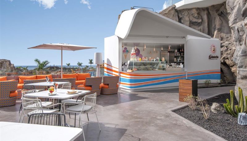 Bar - Royal Hideaway Corales Suites