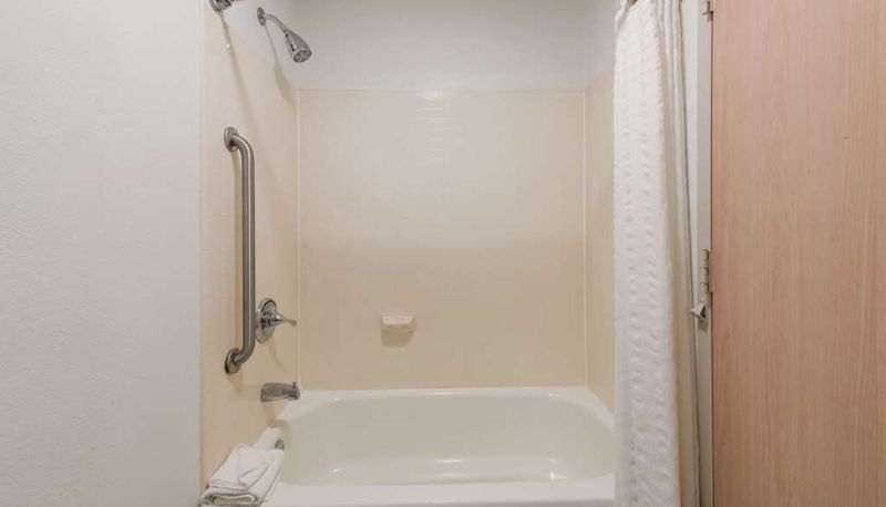 Zimmer - Country Inn & Suites by Radisson Wichita East KS