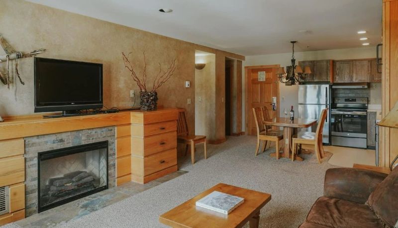 Zimmer - Shoshone Condominium Hotel.