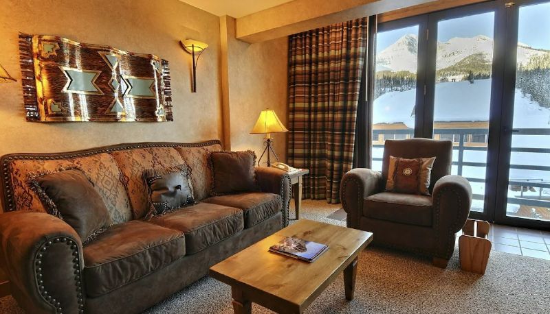 Room - Shoshone Condominium Hotel.