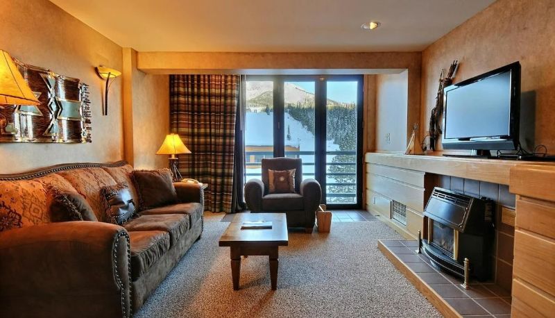 Zimmer - Shoshone Condominium Hotel.