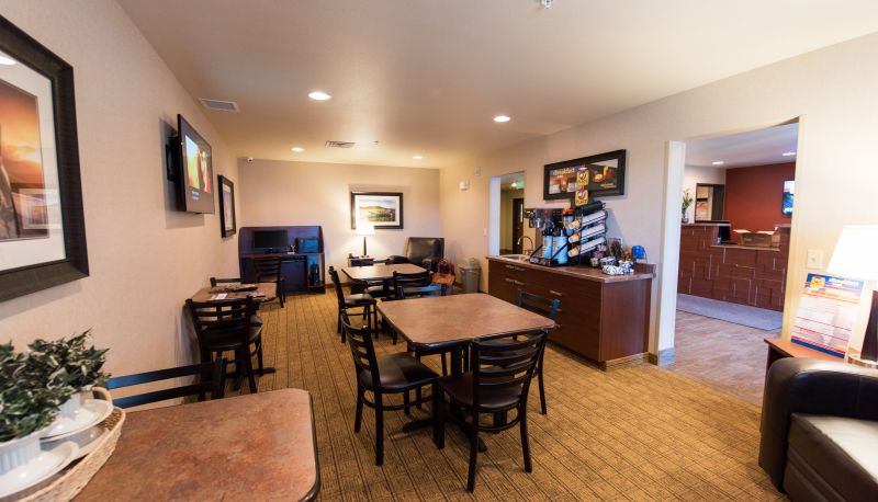 Hall - ID My Place Hotel-Twin Falls