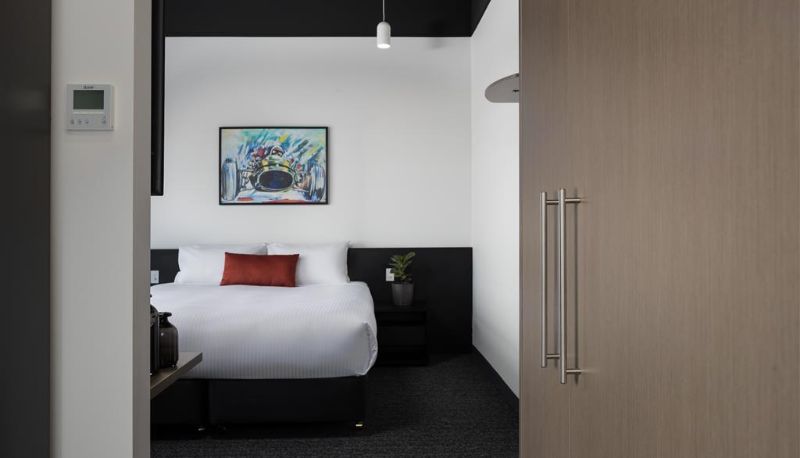 Zimmer - Rydges Pit Lane Hotel