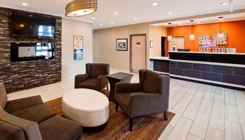 Hall - Best Western Muscatine / Pearl City Hotel