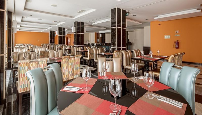 Restaurant - IU Hotel Sumbe