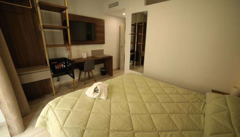 Chambre - 8 ROOM HOTEL