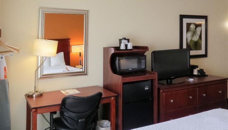 Camera - Quality Inn Cranberry Township