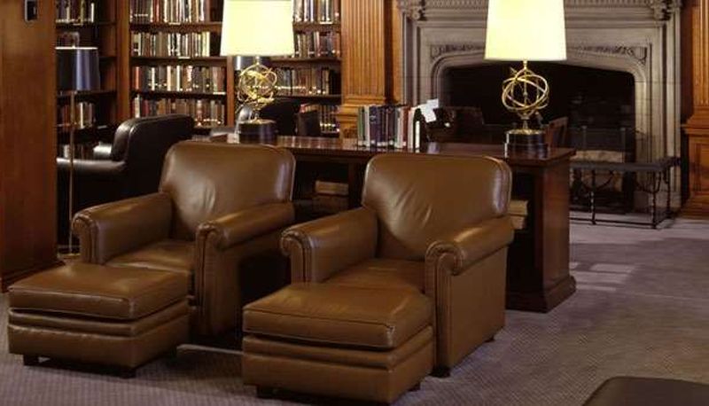 Bar - University Club of Chicago