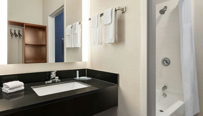 Room - Fairfield Inn and Suites by Marriott Savannah I-95 South