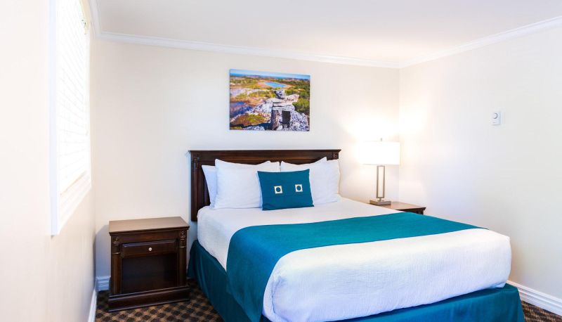 Kamer - Royal Inn and Suites